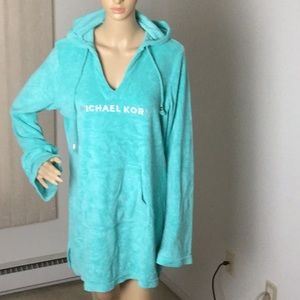 Michael Kors. Large light green sweatshirt hoodie